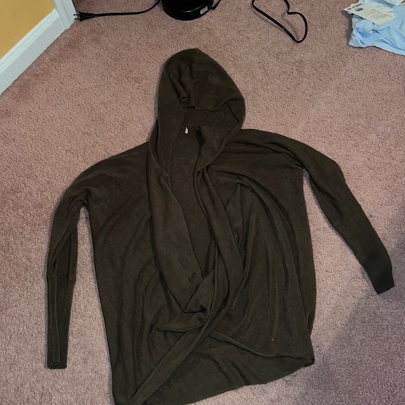 Forever 21 twist front sweater - Picture 3 of 6